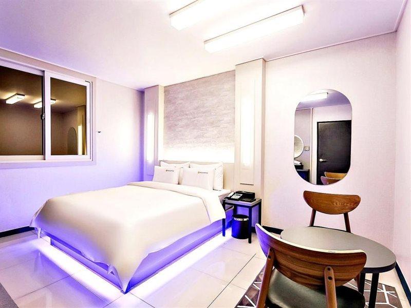 Ballantine Business Hotel Gwangju Metropolitan City Екстер'єр фото