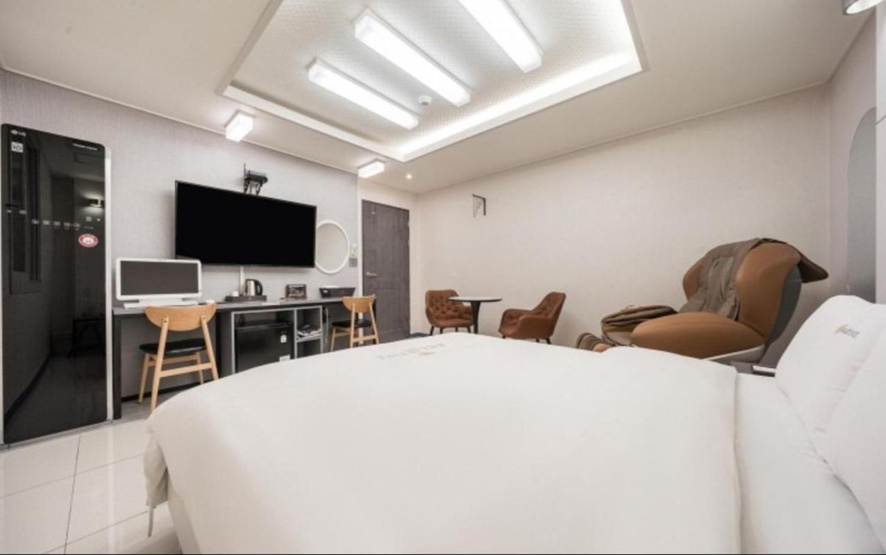 Ballantine Business Hotel Gwangju Metropolitan City Екстер'єр фото