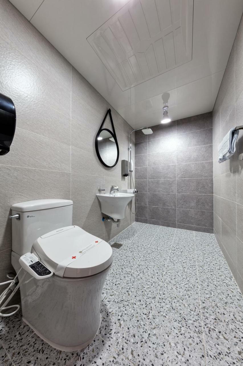 Ballantine Business Hotel Gwangju Metropolitan City Екстер'єр фото