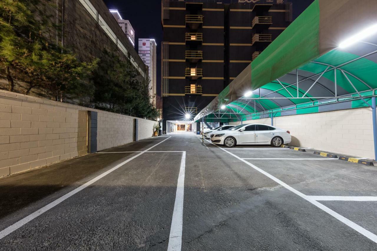 Ballantine Business Hotel Gwangju Metropolitan City Екстер'єр фото